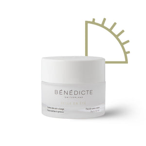 Pot de la crème Belle en Été Bénédicte sur fond blanc avec le picto de la saison d'été à droite du pot